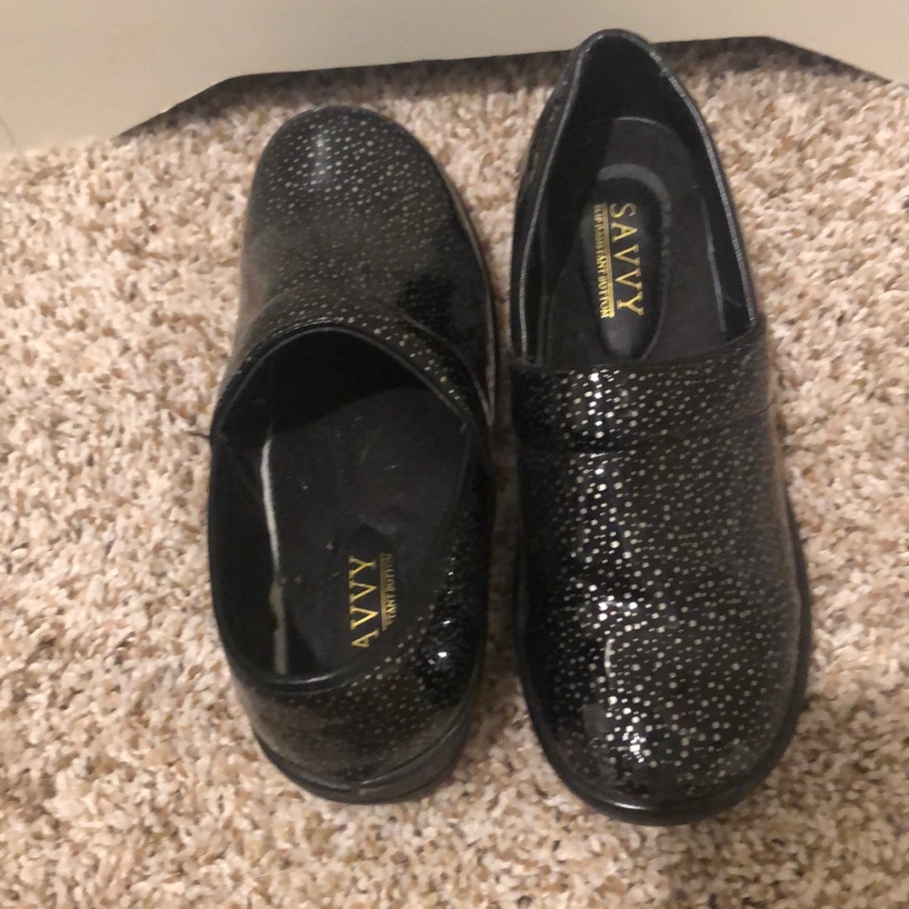 Slip resistant shoes